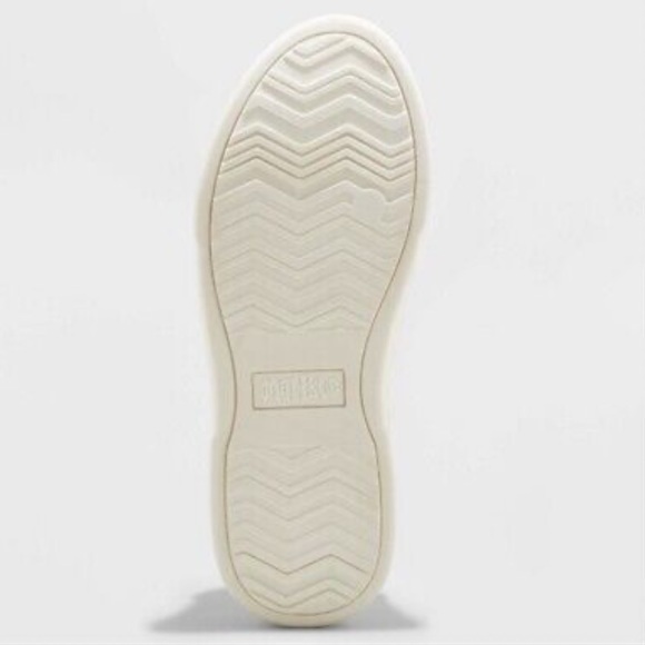 🖤5/$20 NWT Mad Love Black & White Sneakers - Picture 4 of 13